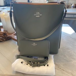 Coach Mollie Bucket Bag with Matching wallet
